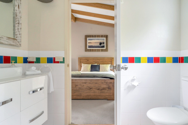 Bathroom 3, Secluded 3-bed Retreat Moments to the Beach, Eurobodalla