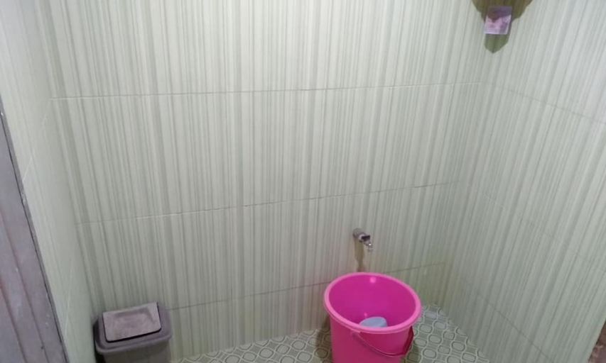 Bathroom, Penginapan Griya Watukelir, Gunung Kidul