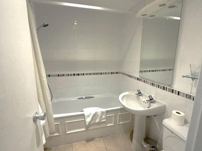 Bathroom 5, The Grand Hotel, Torbay