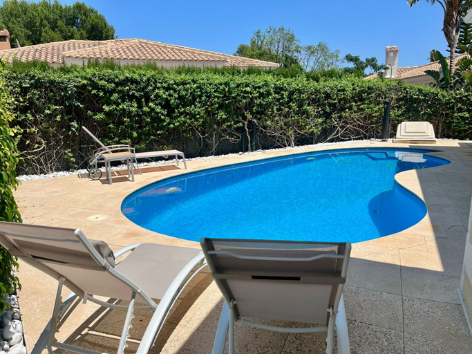 Room 4, Villa con Piscina en Club de Golf, Alicante