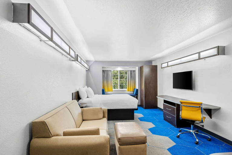 Bedroom 3, Microtel Inn & Suites by Wyndham Searcy, White