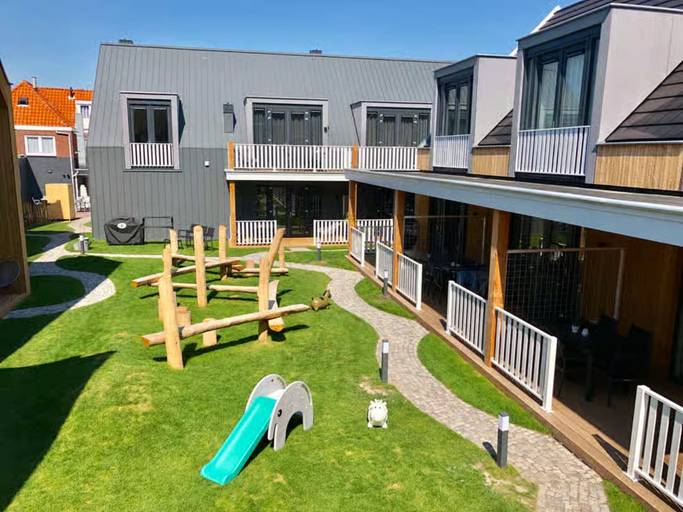 Garden 3, Ground Floor Lodge With Private Veranda, Veere