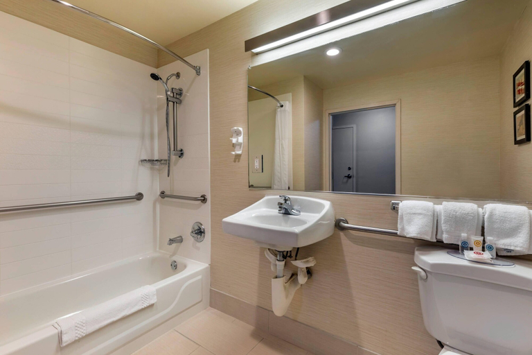 Bathroom 4, Comfort Inn & Suites North Dallas - Addison, Dallas