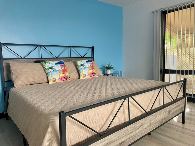 Bedroom 4, Oceans 735, Broward
