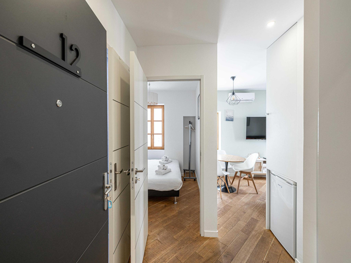 3, Magnificent renovated 2 bedroom apartment, Terrace, Alpes-Maritimes