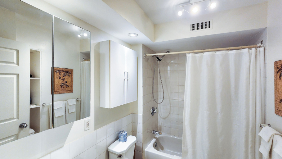 Bathroom 3, Privilege Mont-Tremblant, Les Laurentides
