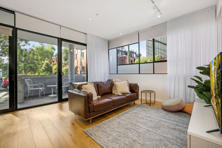 Others 4, Bright Terrace Unit Next to Chapel St Dining, Melbourne