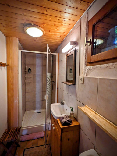 Room 2, Syntropic Farm - Chalet With Mountains Lake View, Haute-Savoie