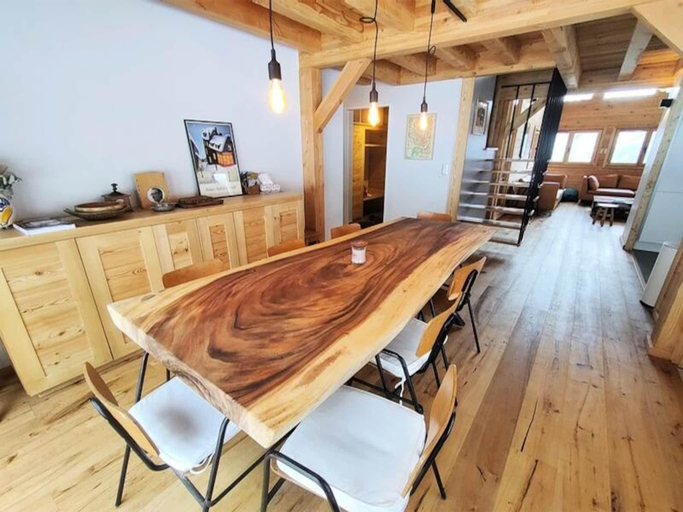 Others 5, Chalet in Puy-Saint-Vincent with Ecrins Views, Hautes-Alpes
