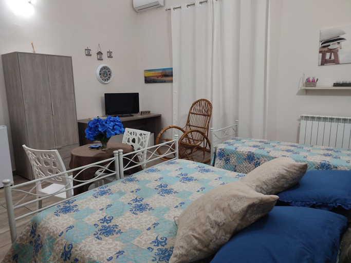 Bedroom 2, Alba Ionica Taranto, Taranto