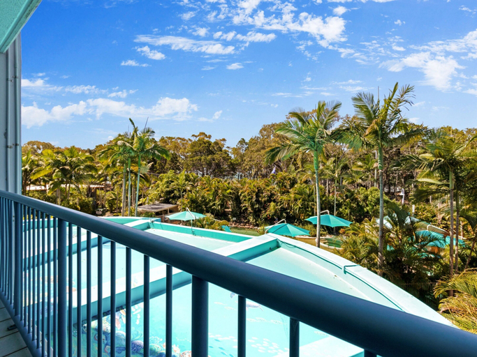 Property grounds, Resort-style Stay With Balcony & Garage Parking, Hervey Bay - Pt A