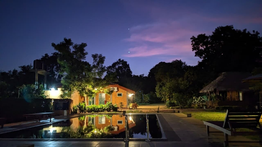 Exterior & Views 2, Tiara Elephant Lodge, Palugaswewa