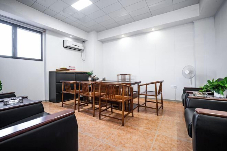Others 4, Vienna Hotel (Chibi Gaotiezhan), Xianning