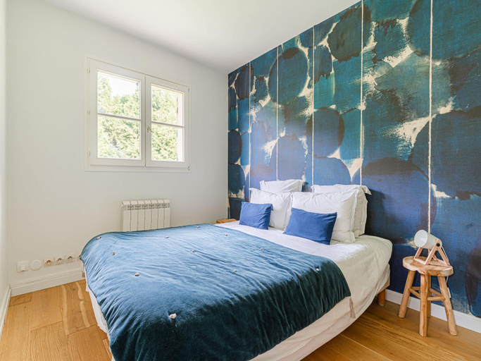2, Amazing Villa with Swimming Pool, Calvados