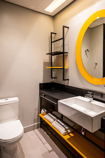 Bathroom 3, Tru By Hilton Criciúma, Criciúma