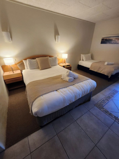 Others 5, Bundaberg International Motor Inn, Bundaberg