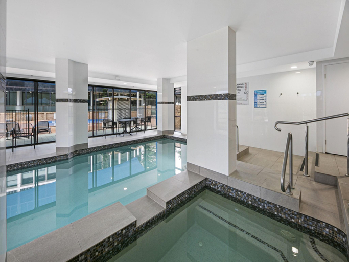 5, Beachfront Stylish Apartment with Ocean Views, Gold Coast