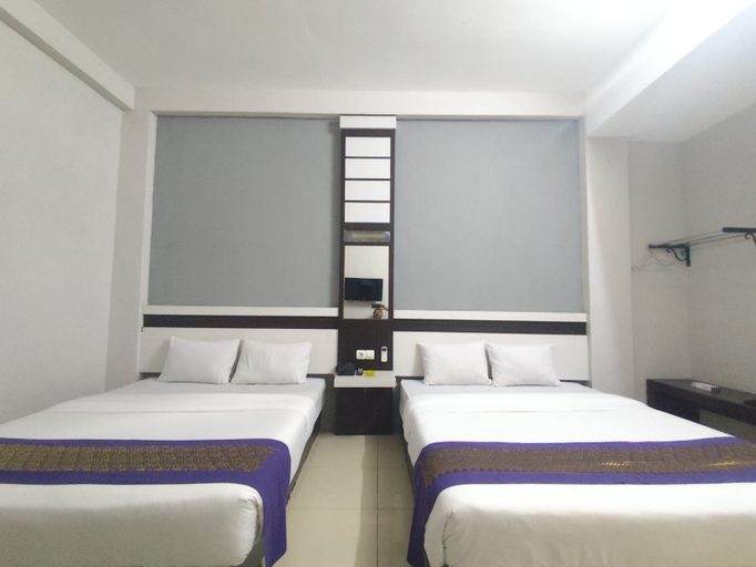 Bedroom 2, De Wahyu Hotel and Convention, Malang