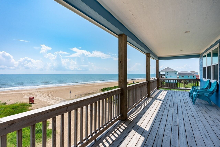 Property grounds 5, Oceanfront Manor 4 Bedroom Home, Galveston
