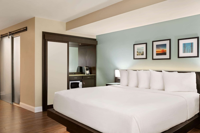 Bedroom 3, Wyndham Newport Hotel, Newport