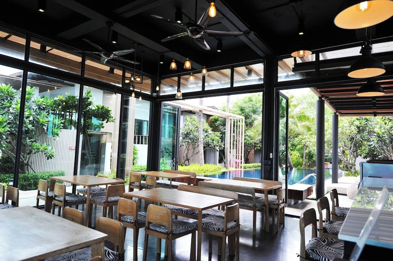Food & Drinks 4, Eco Moment Beach Resort Hadchaosamran, Ban Laem