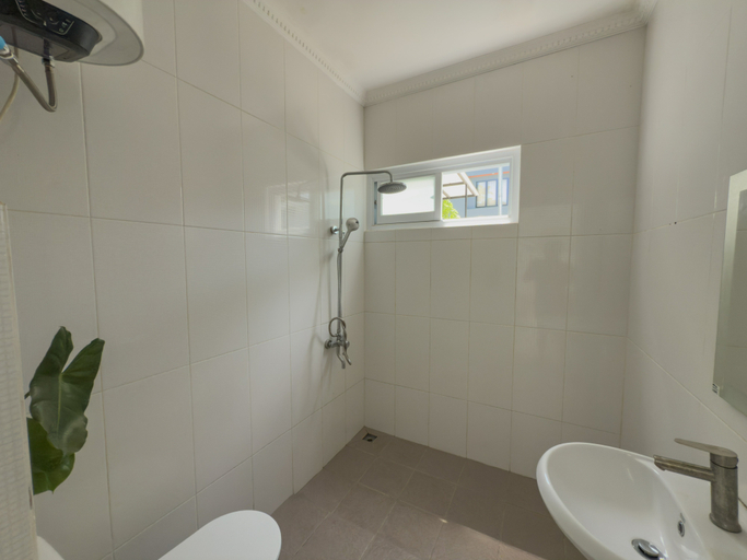 Bathroom 2, Villa Nena House 2BR Sentul by SAKALAVASA, Bogor