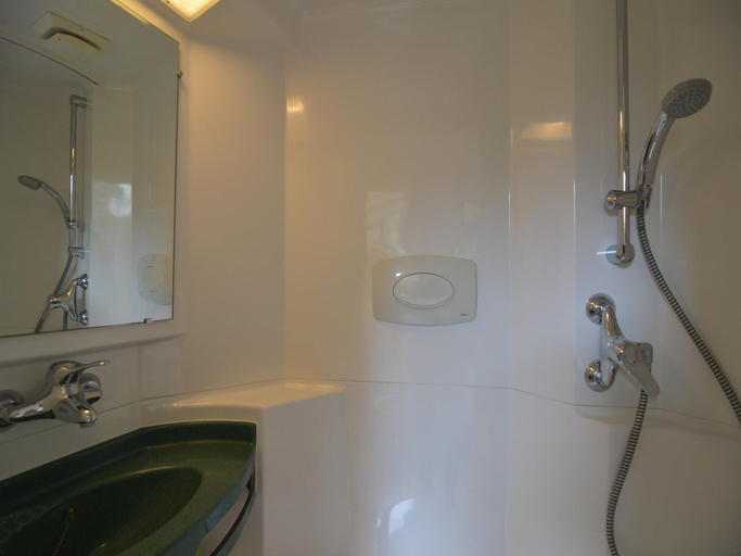 Bathroom 5, Holiday Home in Noordbeemster With Bubble Bath, Beemster
