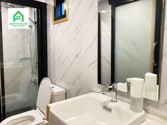 Bathroom 3, 2 Tiny Houses on Koh Lanta Only 2 Minutes Walk to the Beach, Ko Lanta