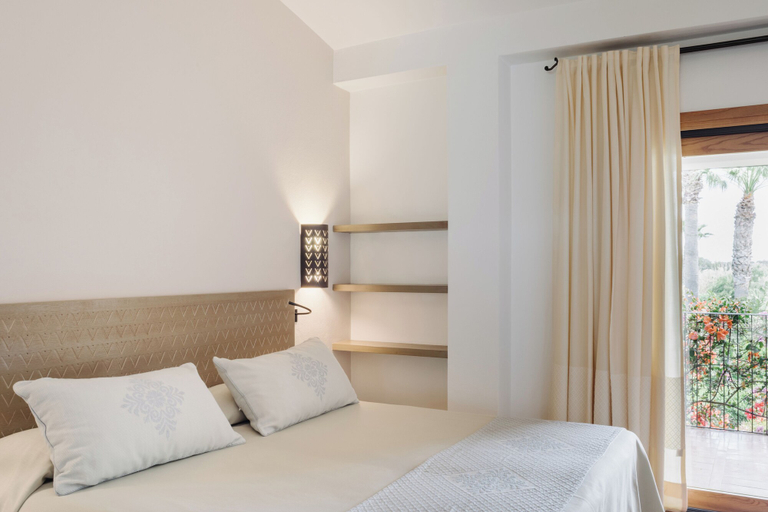 Bedroom 3, Aquadulci Hotel, Cagliari