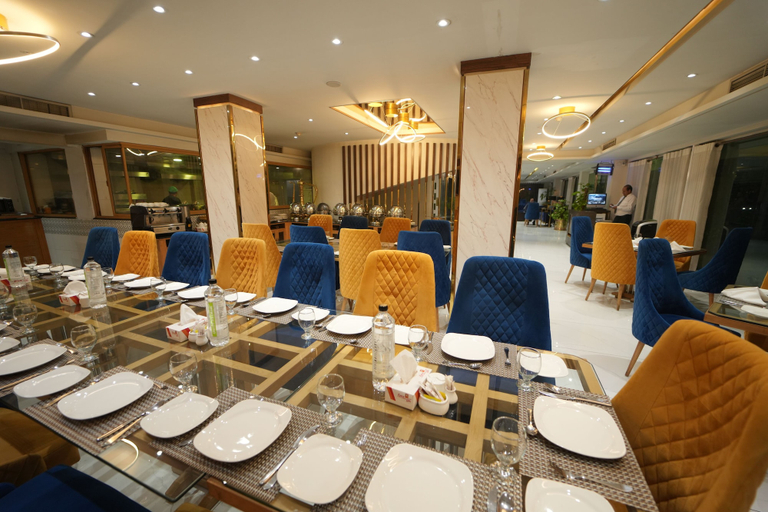 Food & Drinks 5, Envoy Continental Hotel, Blue Area, Islamabad, Islamabad