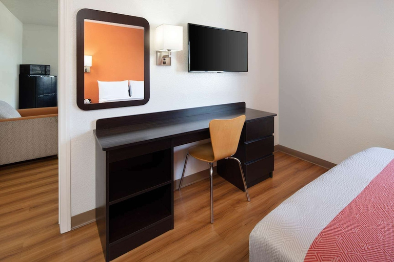 Bedroom 2, Motel6 Arcadia, CA - Los Angeles - Pasadena Area, Los Angeles
