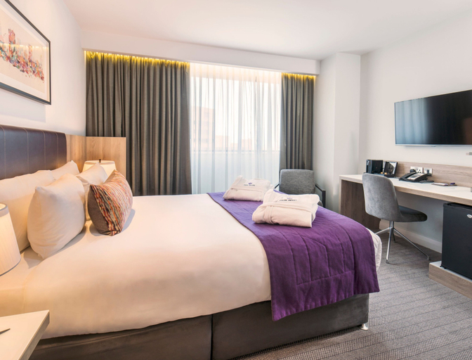 Bedroom 2, Park Regis Birmingham, Birmingham