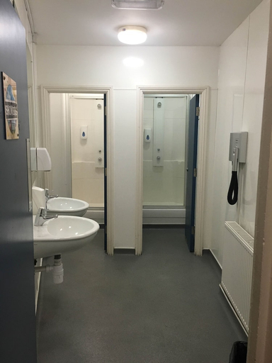 Bathroom 4, St Christopher's Inn, Greenwich - Hostel, London