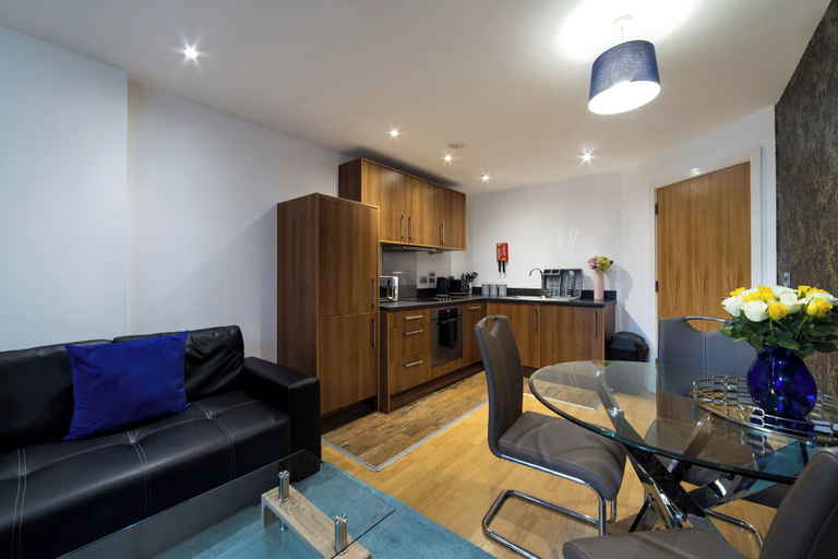 Interior 3, 1 Bed Apartment Near Broad St, B1, Sleeps 3 People, Birmingham