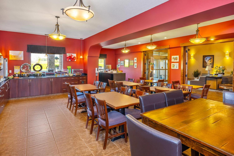 Food & Drinks 5, Quality Inn & Suites Rimbey, Division No. 8