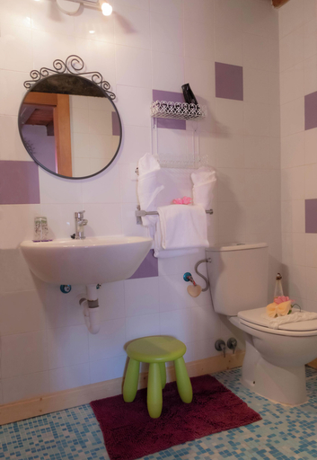 Bathroom 3, Hostal restaurante la Moruga, Burgos
