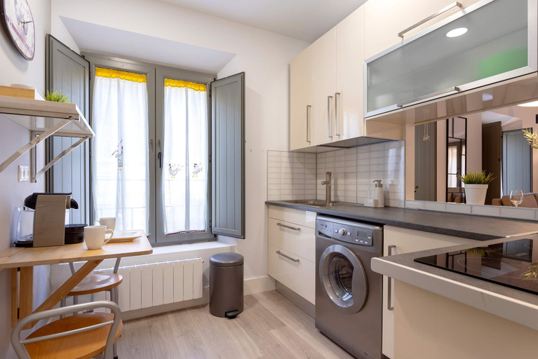Room 3, Bright Apartment in Granada Varela, Granada