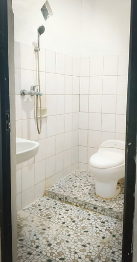 Bathroom 4, Ayu Homestay, Lombok