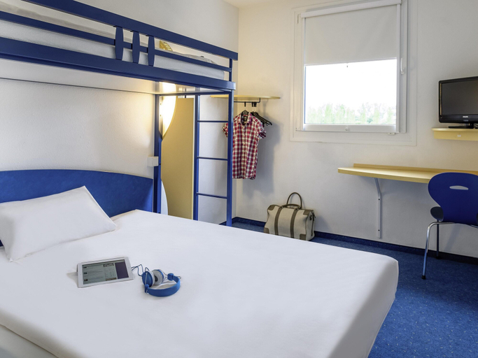 Bedroom 2, Ibis Budget Libourne, Gironde