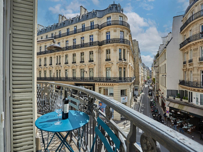 4, rooms apartment Opera Vendome, Paris