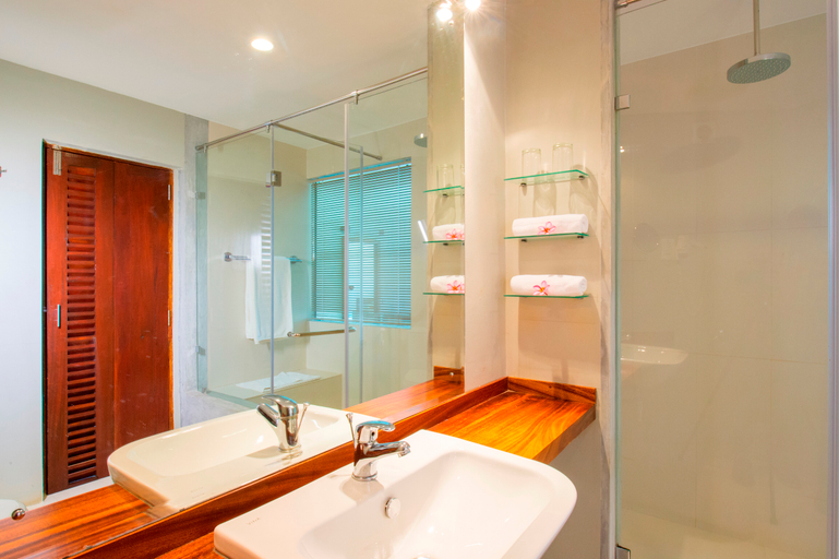 Bathroom 5, Mermaid Hotel & Club, Kalutara
