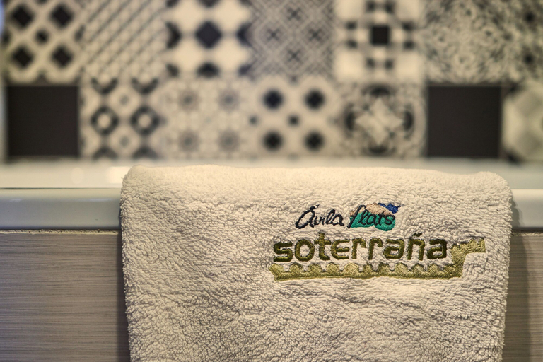 Room 5, AV Soterra a 1A in Vila, Ávila