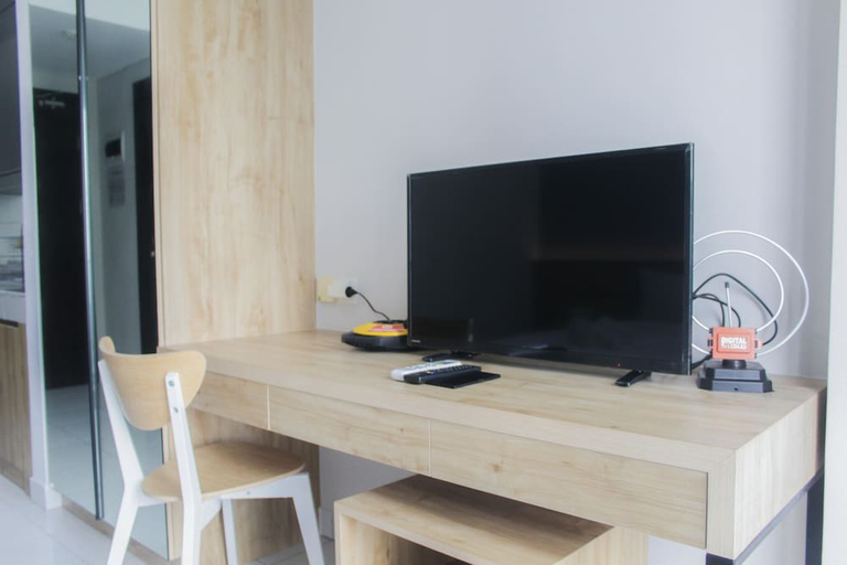 Others 4, Best Studio Unit with Pool View Casa De Parco Apartment, Tangerang