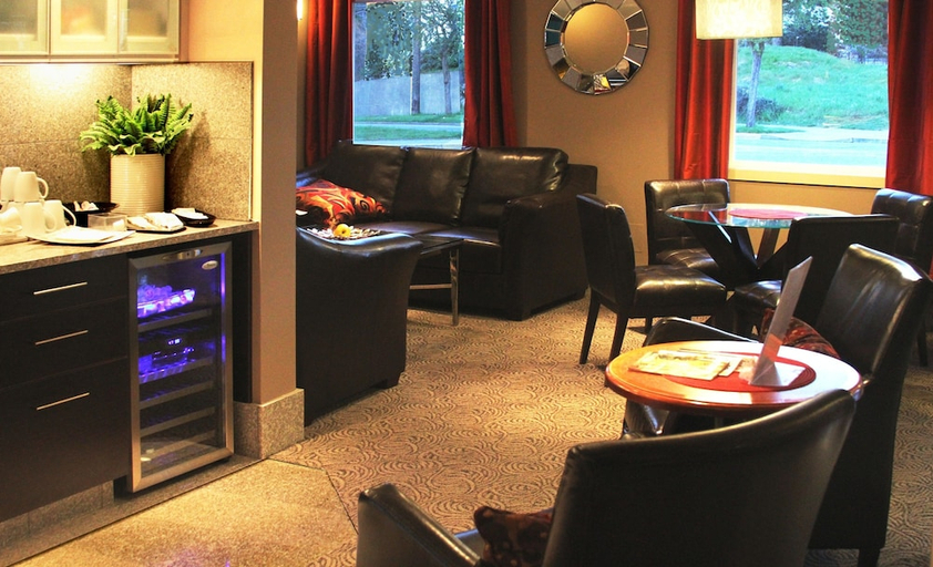 Others 5, Helms Inn, Capital