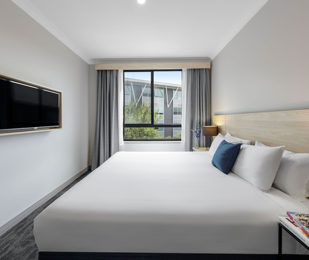 Bedroom 2, Oaks Sydney North Ryde Suites, Sydney