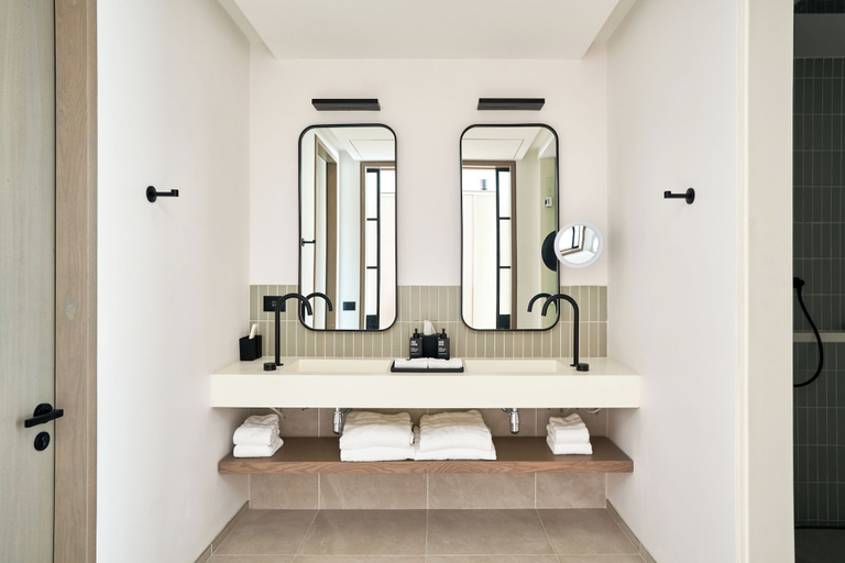 Bathroom 4, LUX* Grand Baie