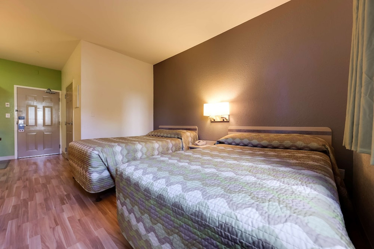 Bedroom 2, Studio6 Mississauga, ON - Toronto, Peel