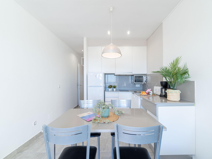4, Beachfront Apartment in Empuriabrava with Pool, Girona