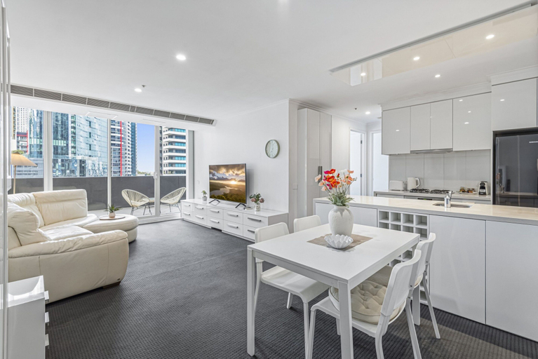 Living room 3, Stylish Southbank Stay With Views, Pool & Gym, Melbourne