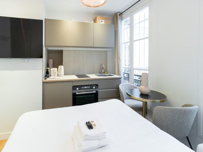 Others 4, Charming Studio Center of Paris Le Marais, Paris
